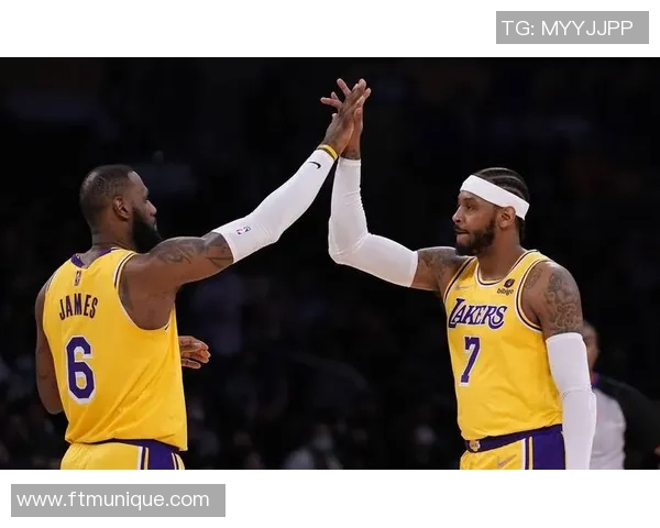 看到老友CP3的境况,甜瓜不忍了,怒喷快船根本是在乱搞 看到老友CP3的境况,甜瓜不忍了,怒喷快船根本是在乱搞